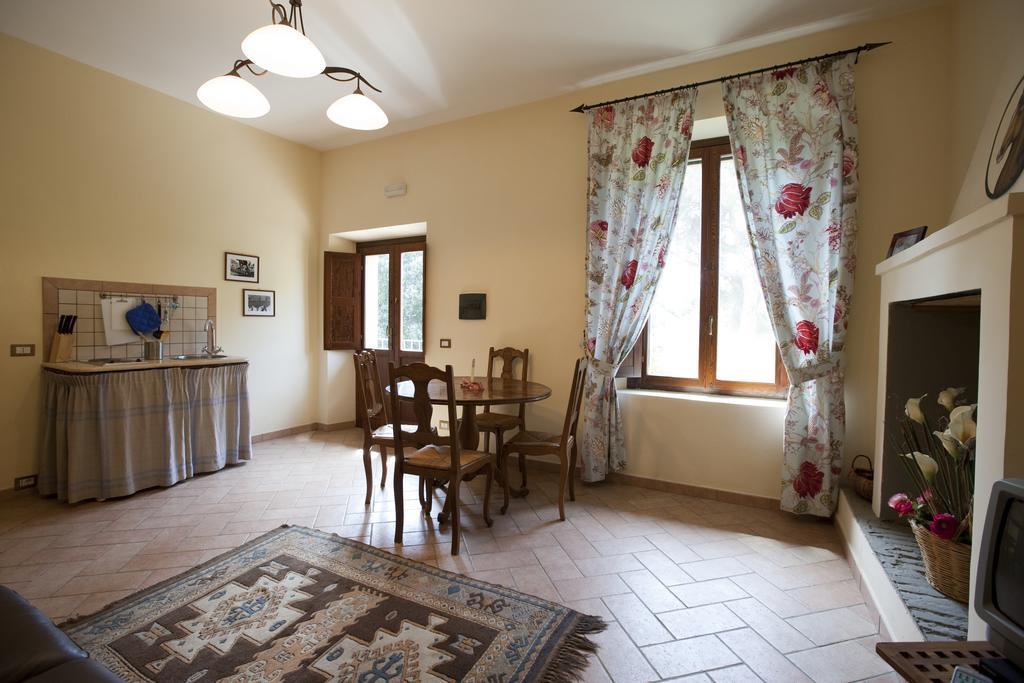 Monte Compatri Agriturismo Pantano Borghese מראה חיצוני תמונה